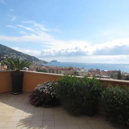 Apartment Attico Vista Mare E Posto Auto *