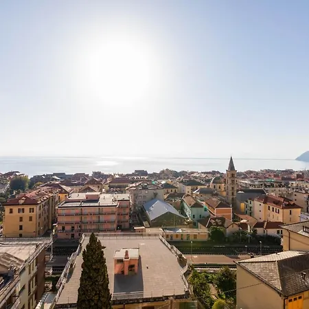 Attico Vista Mare E Posto Auto Alassio